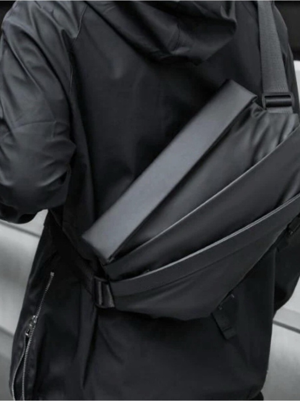 Ria Obsidian black Sling Bag - Picture 4 of 7